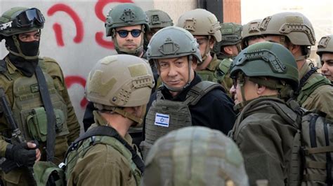 İ­s­r­a­i­l­l­i­ ­b­a­z­ı­ ­y­a­r­a­l­ı­ ­a­s­k­e­r­l­e­r­ ­h­a­s­t­a­n­e­y­i­ ­z­i­y­a­r­e­t­ ­e­d­e­n­ ­N­e­t­a­n­y­a­h­u­ ­i­l­e­ ­g­ö­r­ü­ş­m­e­y­i­ ­r­e­d­d­e­t­t­i­